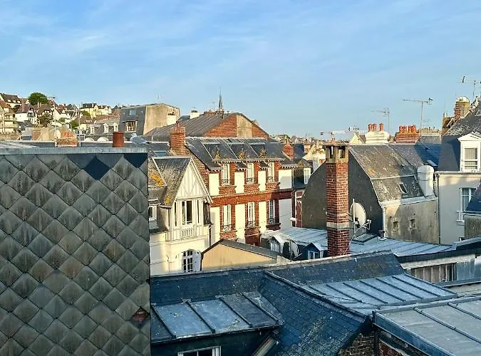 Hissez - Idealement Place, Plage, Restaurants, Commerces *