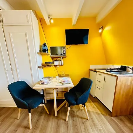 Hissez - Idealement Place, Plage, Restaurants, Commerces